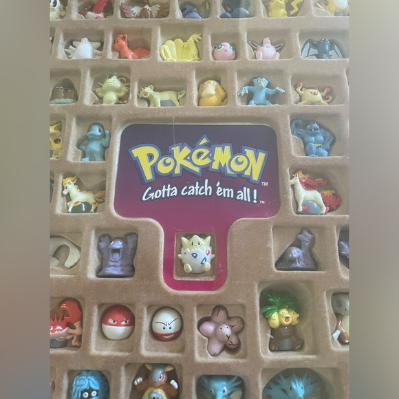 hasbro pokemon collectors case 151 figures plus togepi pre-owned without box - Picture 4 of 4